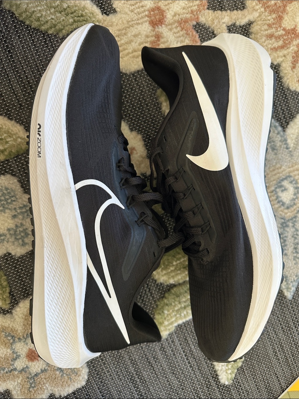 Nike Men’s Pegasus 39 Black & White